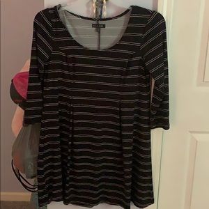 Short long sleeve dress (casual)